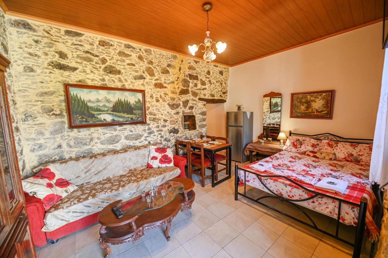 Stone House For Relaxation In Elos Kíssamos Eksteriør bilde